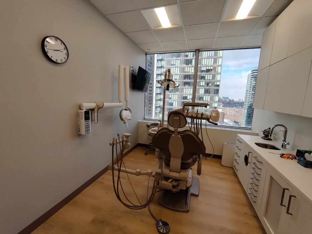 Atlas Dental 2 Bloor Street West