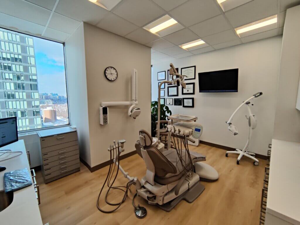 Atlas Dental 2 Bloor Street West